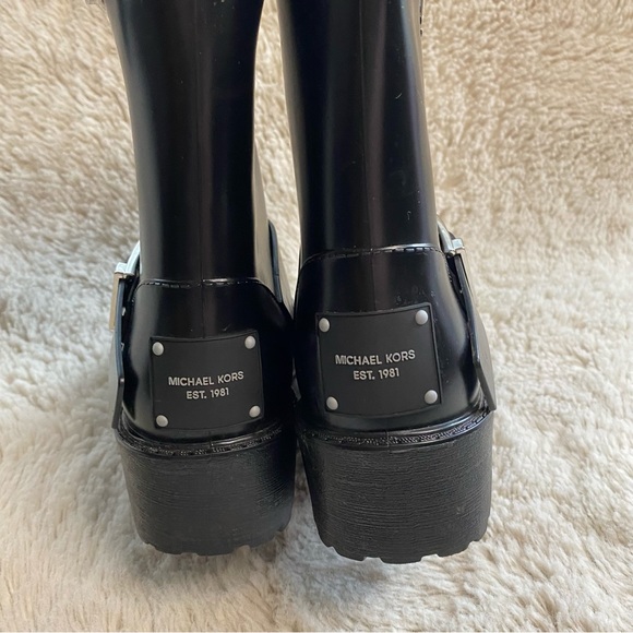 MICHAEL KORS WOMAN BIKER ANKLE RAINBOOT RUBBER DEVENPORT RAINBOOTIE Sz 6 - Picture 9 of 9